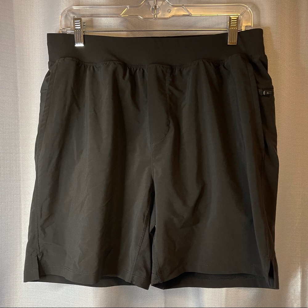 Men’s Fabletics | Black Shorts Zip pockets
